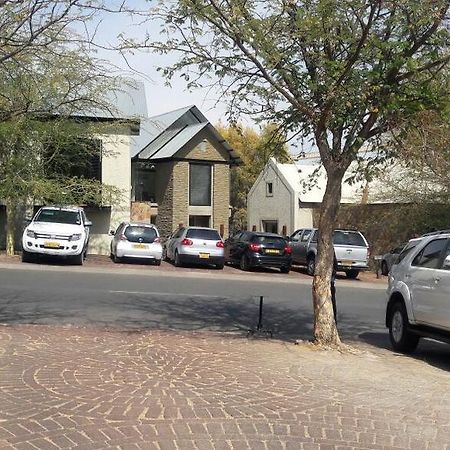 The Village Courtyard Suites & Executive Apartment Windhoek Eksteriør bilde