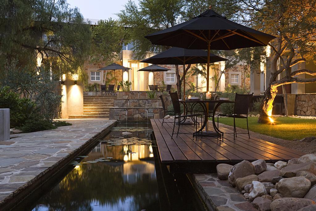 The Village Courtyard Suites & Executive Apartment Windhoek Eksteriør bilde