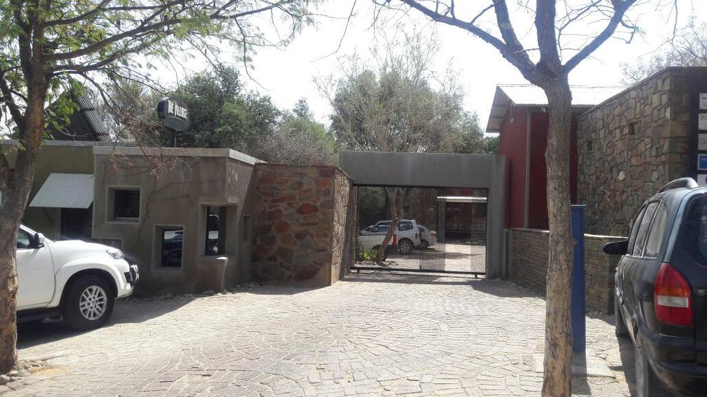 The Village Courtyard Suites & Executive Apartment Windhoek Eksteriør bilde