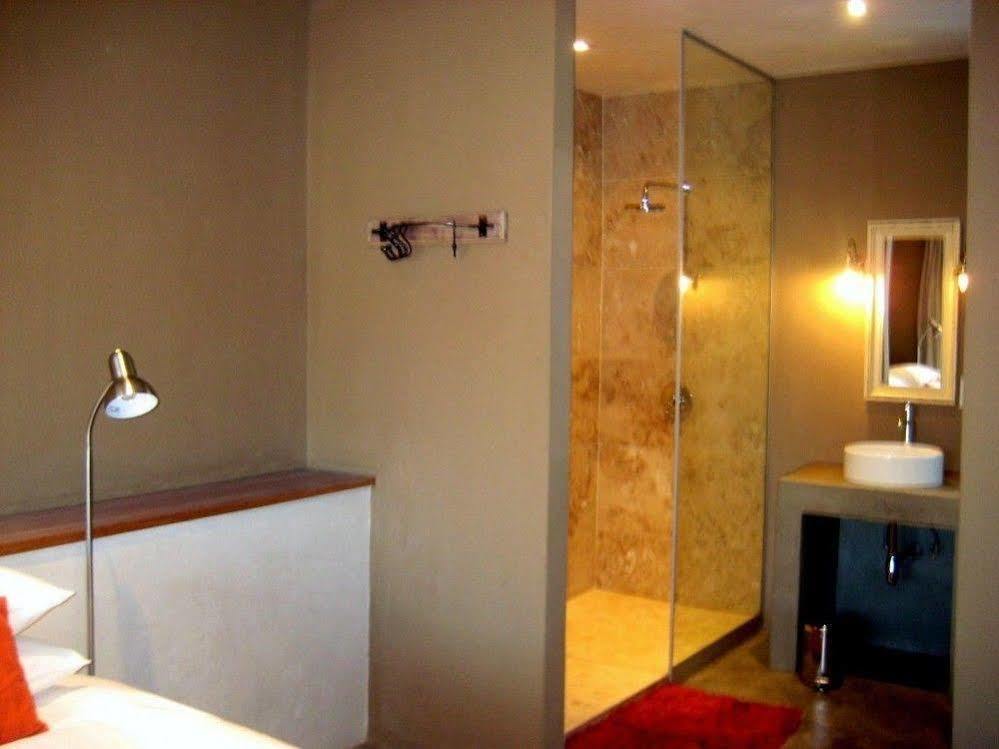 The Village Courtyard Suites & Executive Apartment Windhoek Eksteriør bilde